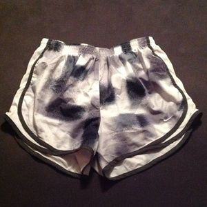 Nike tempo shorts size small