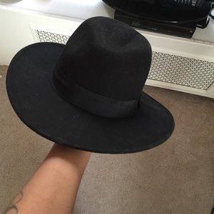 H&M hat