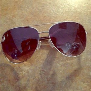 Jessica Simpson Aviator sunglasses