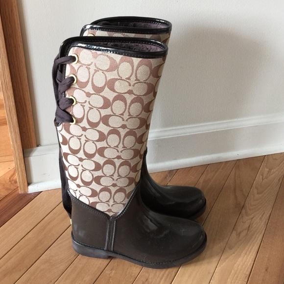 Coach boots
