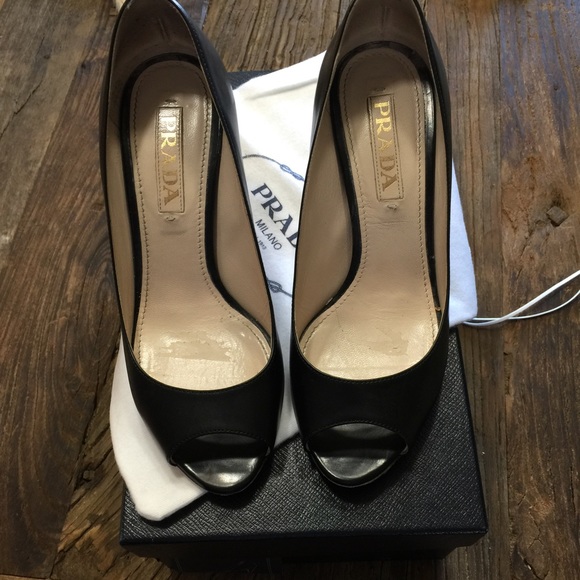 ✨REDUCED✨ PRADA SHOES