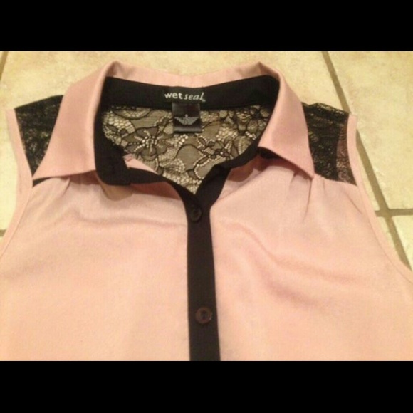 Wet seal pink button up shirt with black lace - Picture 3 of 4