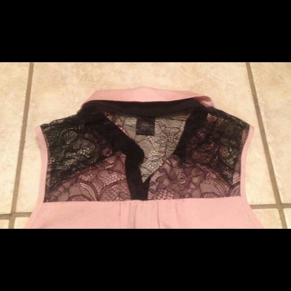 Wet seal pink button up shirt with black lace - Picture 4 of 4