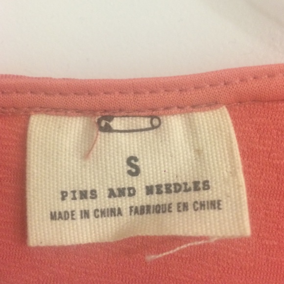 Small pink flowey crop top (pins and needles) - Picture 3 of 3