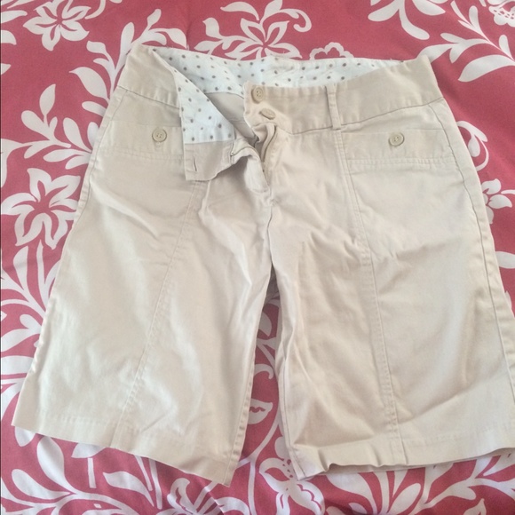 Dressy khaki shorts - Picture 1 of 1