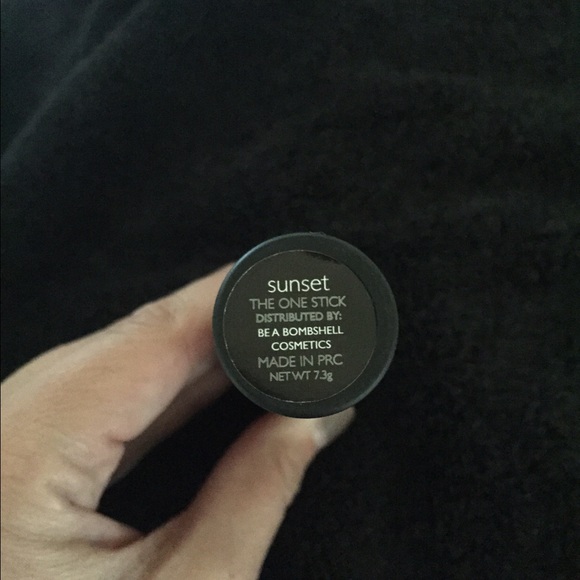 Be a bombshell "the one stick" - Picture 2 of 2