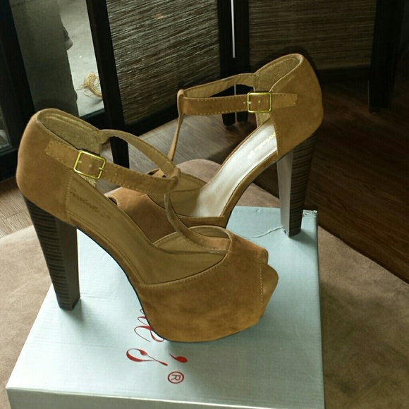 Tan/brown heels