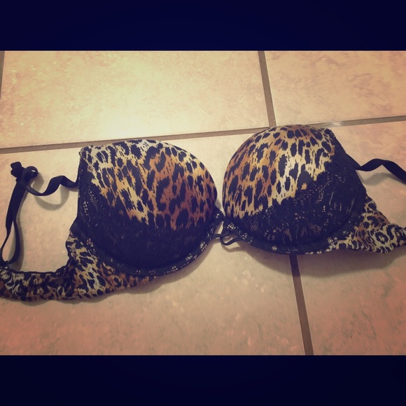 Victoria's Secret bombshell bra