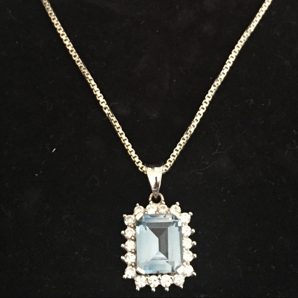 Auth 3kt Aquamarine & cubic zirconium necklace