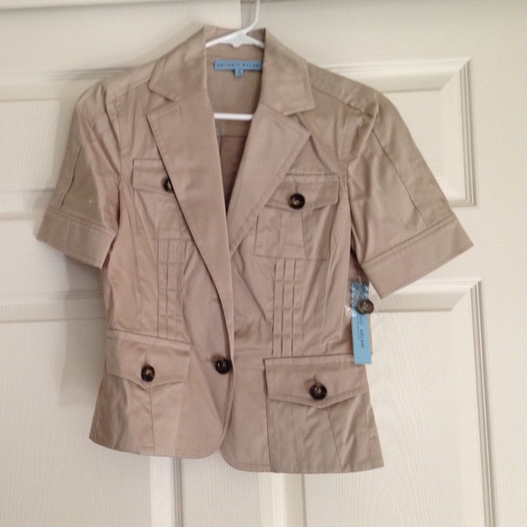 Antonio melani short sleeve jacket.