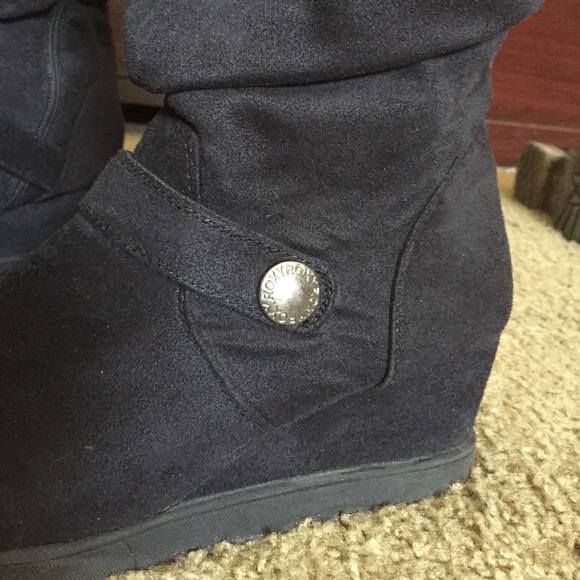 Wedged mid calf boots - Picture 2 of 3