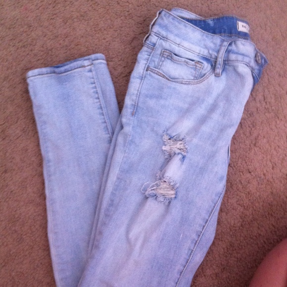 Light washed ripped jeans