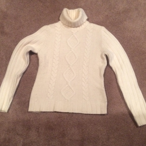 Lambs wool sweater super comfy