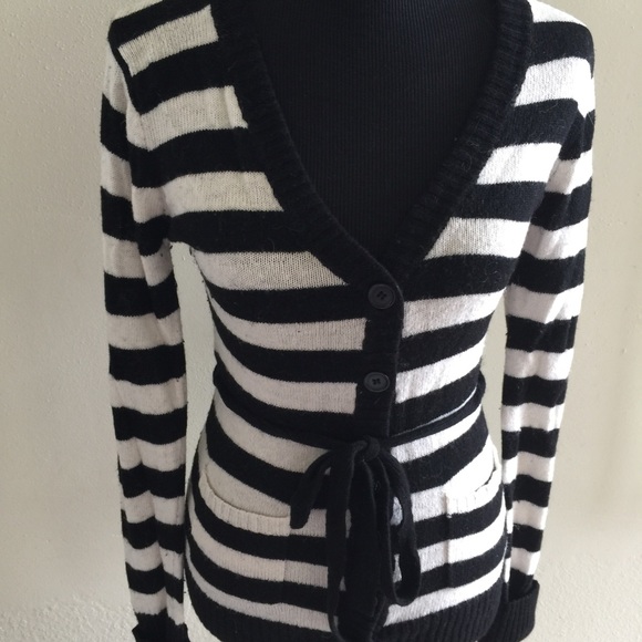 Black and cream stripes! - Picture 2 of 3