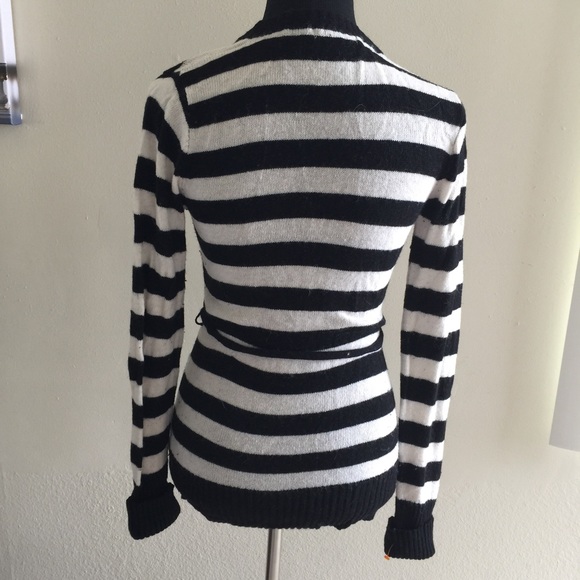 Black and cream stripes! - Picture 3 of 3