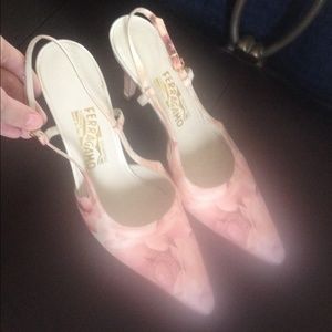 FERRAGAMO kitten heels size 9