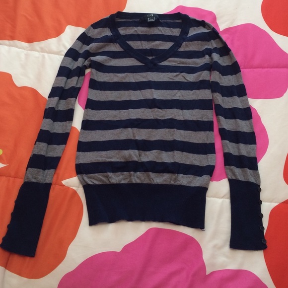 Forever 21 V-Neck Sweater