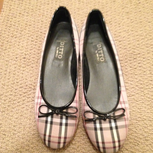 Plaid flats size 9