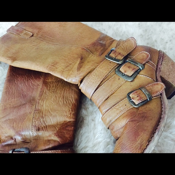 Brown boots - Picture 2 of 4