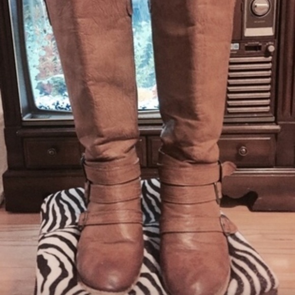 Brown boots - Picture 3 of 4