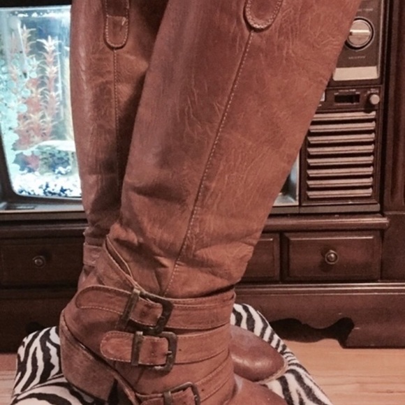 Brown boots - Picture 4 of 4