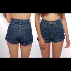 American Apparel jean shorts / size 27
