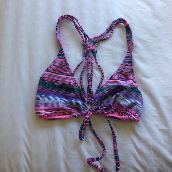 Roxy bikini top! 🌺