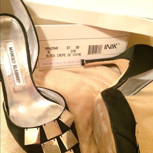Extra pics of Manolo Heels - Picture 1 of 4