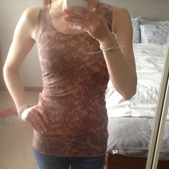 Lace pattern tank top