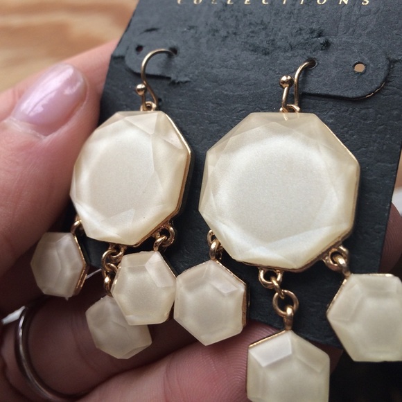 ❤️SOLD❤️ Earrings - Picture 3 of 3