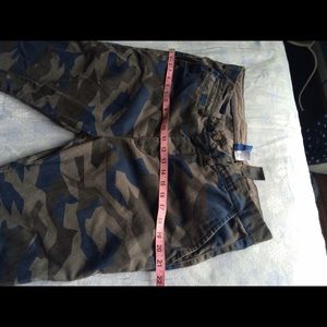 Men's camouflage pants . Good condition