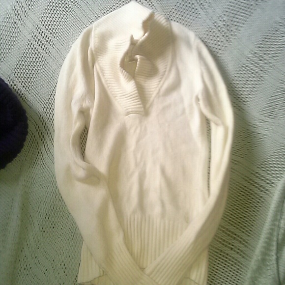 American Eagle Sweater worn once