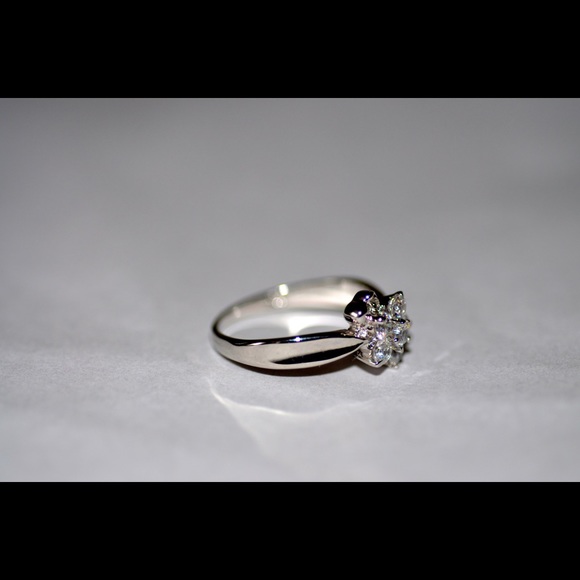 Ring - Picture 3 of 3