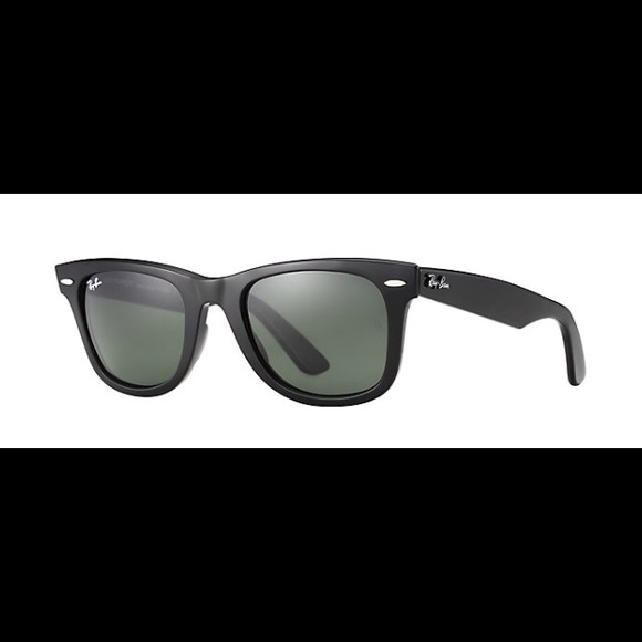 💥💥💥SOLD ON MERCARI 💥💥💥Wayfarer raybans