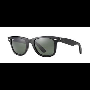 💥💥💥SOLD ON MERCARI 💥💥💥Wayfarer raybans