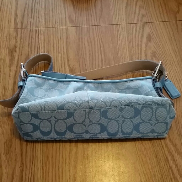 Cute light blue purse with adjustable strap