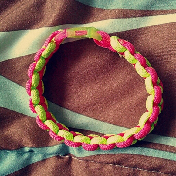Cobra bracelet