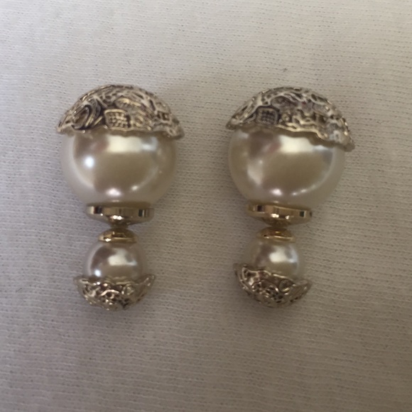 Today good deal. Earrings pear/gold plated