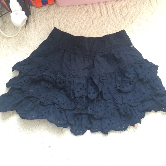 Ruffled black Hollister skirt