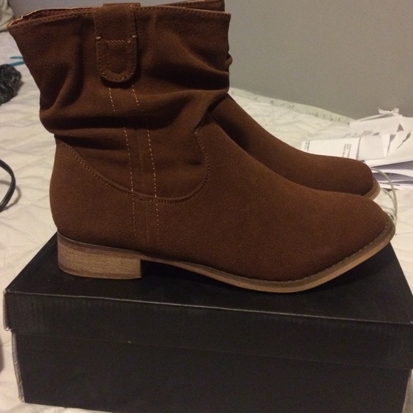 Molly slouchy ankle short boots in thrush