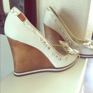 Coach wedges