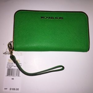 Michael kors jet set travel leather phone case👜