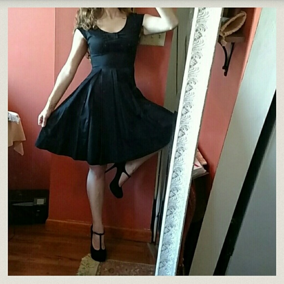 Last chance!! Kate Spade fit and flare dress - Picture 2 of 4