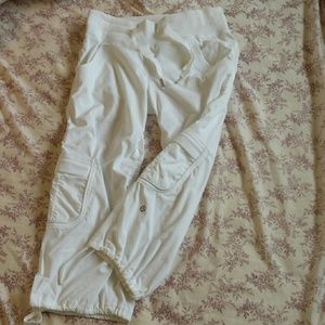 Lululemon crop capri pants
