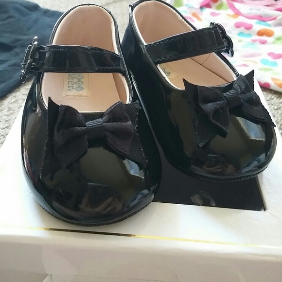 Black patent leather Mary Jane's