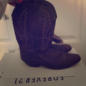 100% leather Cowboy boots!