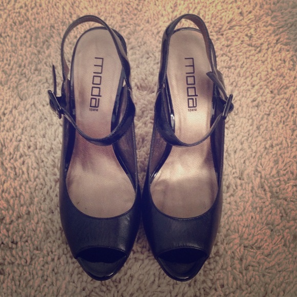 Beautiful pump.