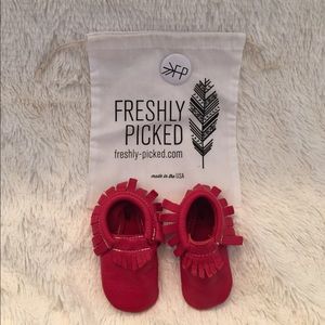 Freshly Picked Moccasins Size 4 EUC