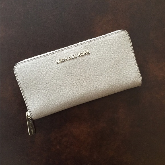Michael Kors Jet Set Wallet