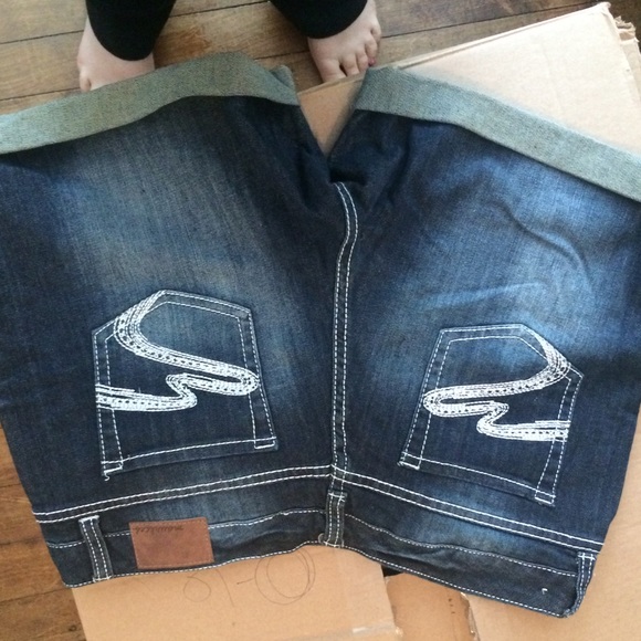 Shorts - Picture 2 of 2